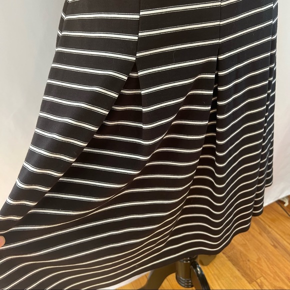 Donna Morgan Dress Faux Wrap Midi Tank Top Striped Pleated Fit Flare Size 8 M - Picture 4 of 7